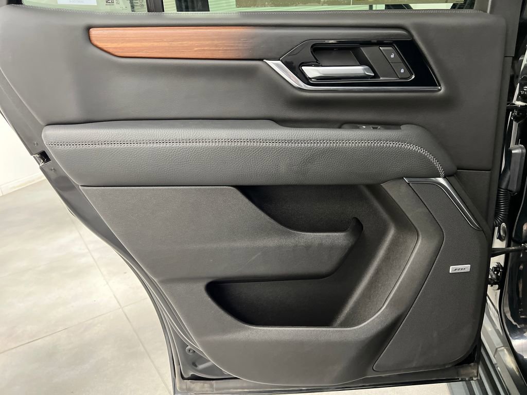 Used 2025 GMC Yukon Denali AWD/4WD image 16