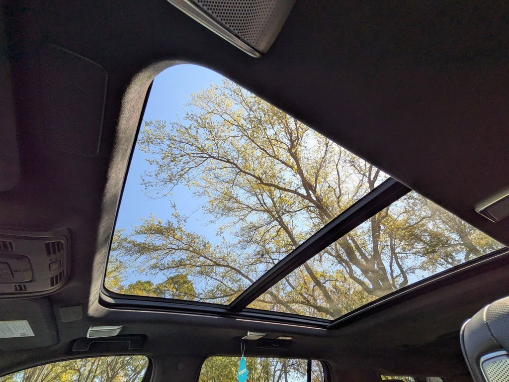 Used 2022 Cadillac Escalade ESV Sport Platinum w/ Heavy-Duty Trailer Package image 26