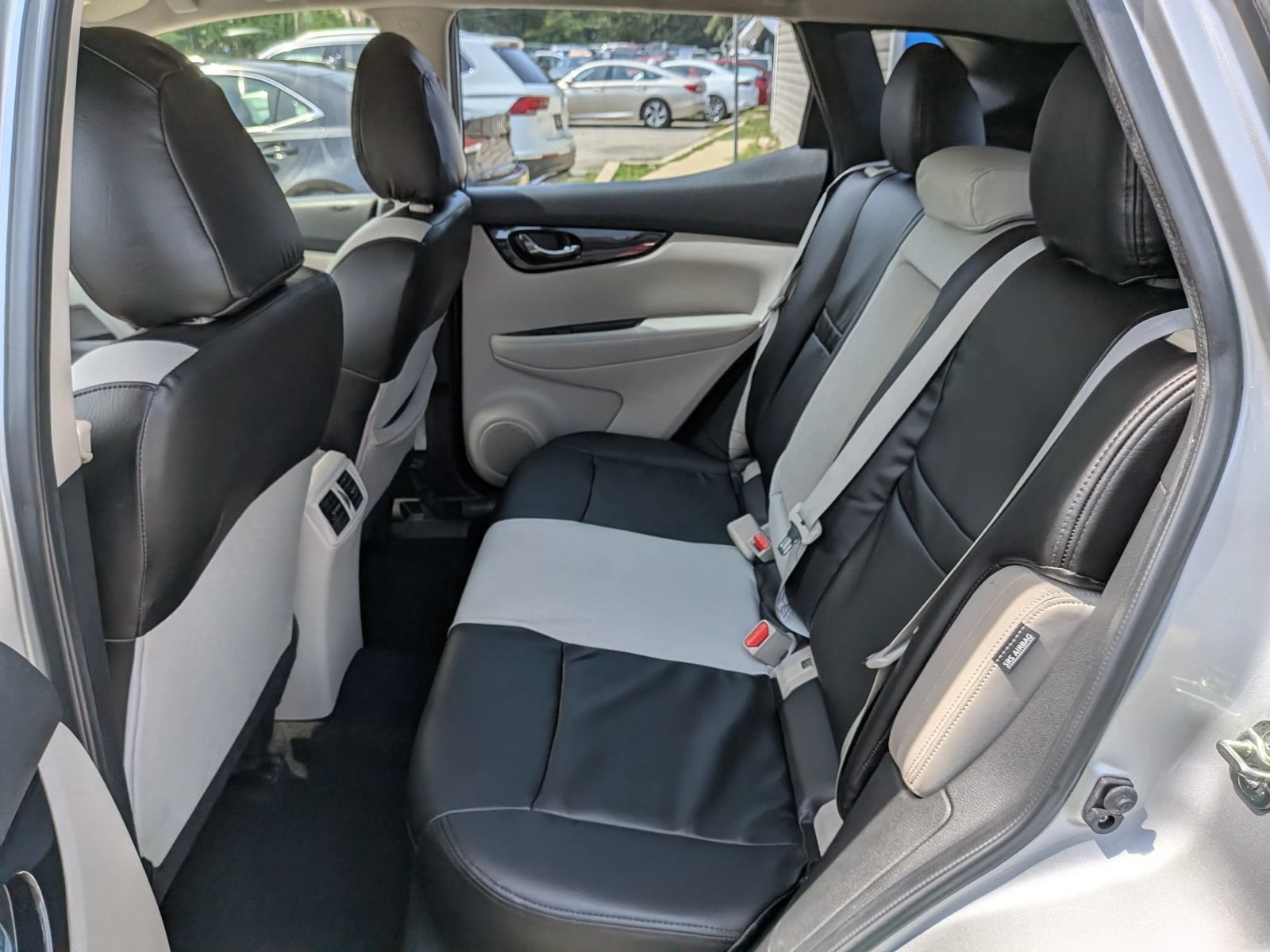 Used 2020 Nissan Rogue Sport SV w/ All-Weather Package AWD/4WD image 26