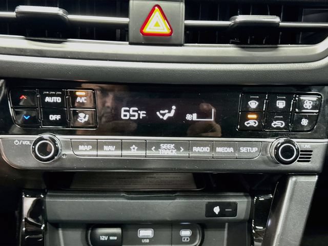 Used 2024 Kia Seltos EX AWD/4WD image 16