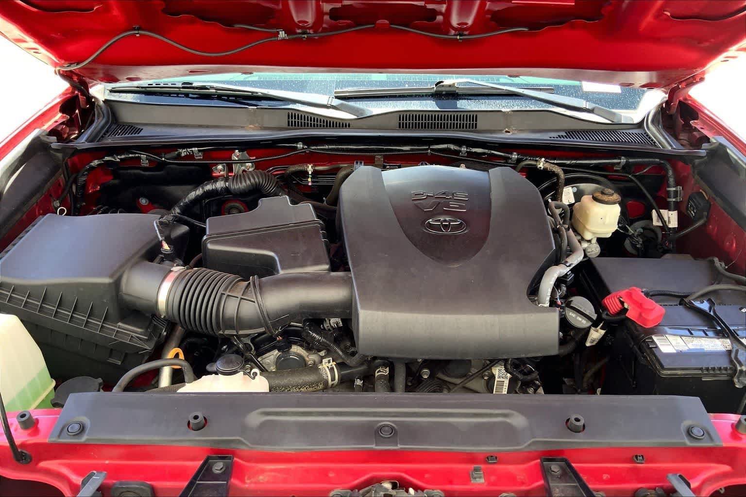 Used 2021 Toyota Tacoma SR AWD/4WD image 9
