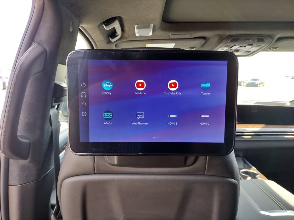 Used 2026 Cadillac Escalade Platinum Sport AWD/4WD image 16