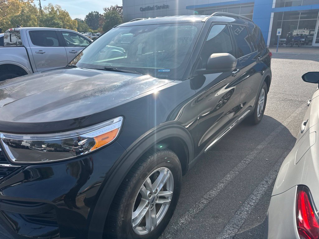 Used 2021 Ford Explorer XLT w/ Class III Trailer Tow Package AWD/4WD image 4
