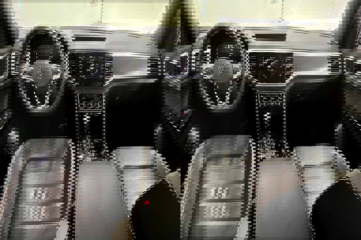 Used 2021 Volkswagen Atlas Cross Sport SEL Premium image 18