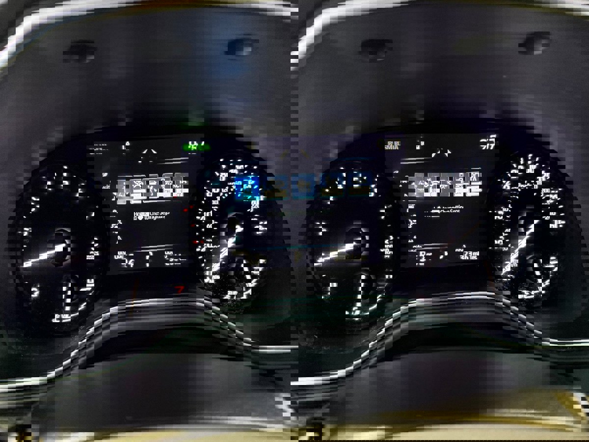 Used 2022 Toyota Avalon XLE image 10