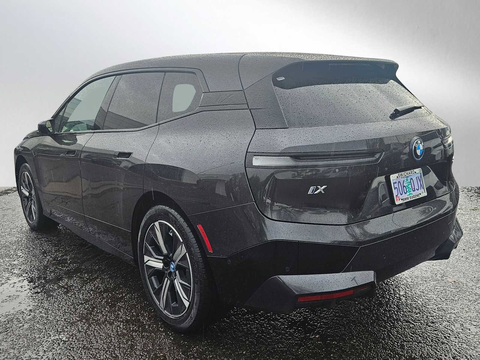 Used 2025 BMW iX xDrive50 image 5