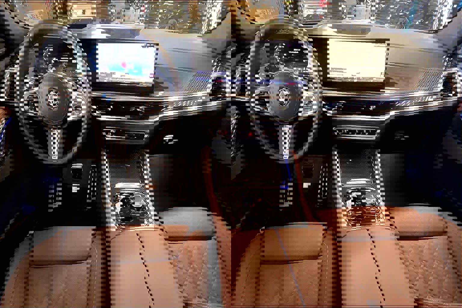 Used 2026 BMW X6 M60i image 14