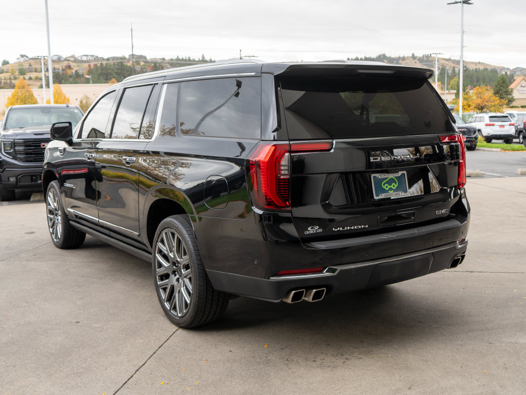 Certified 2025 GMC Yukon XL Denali Ultimate AWD/4WD image 6