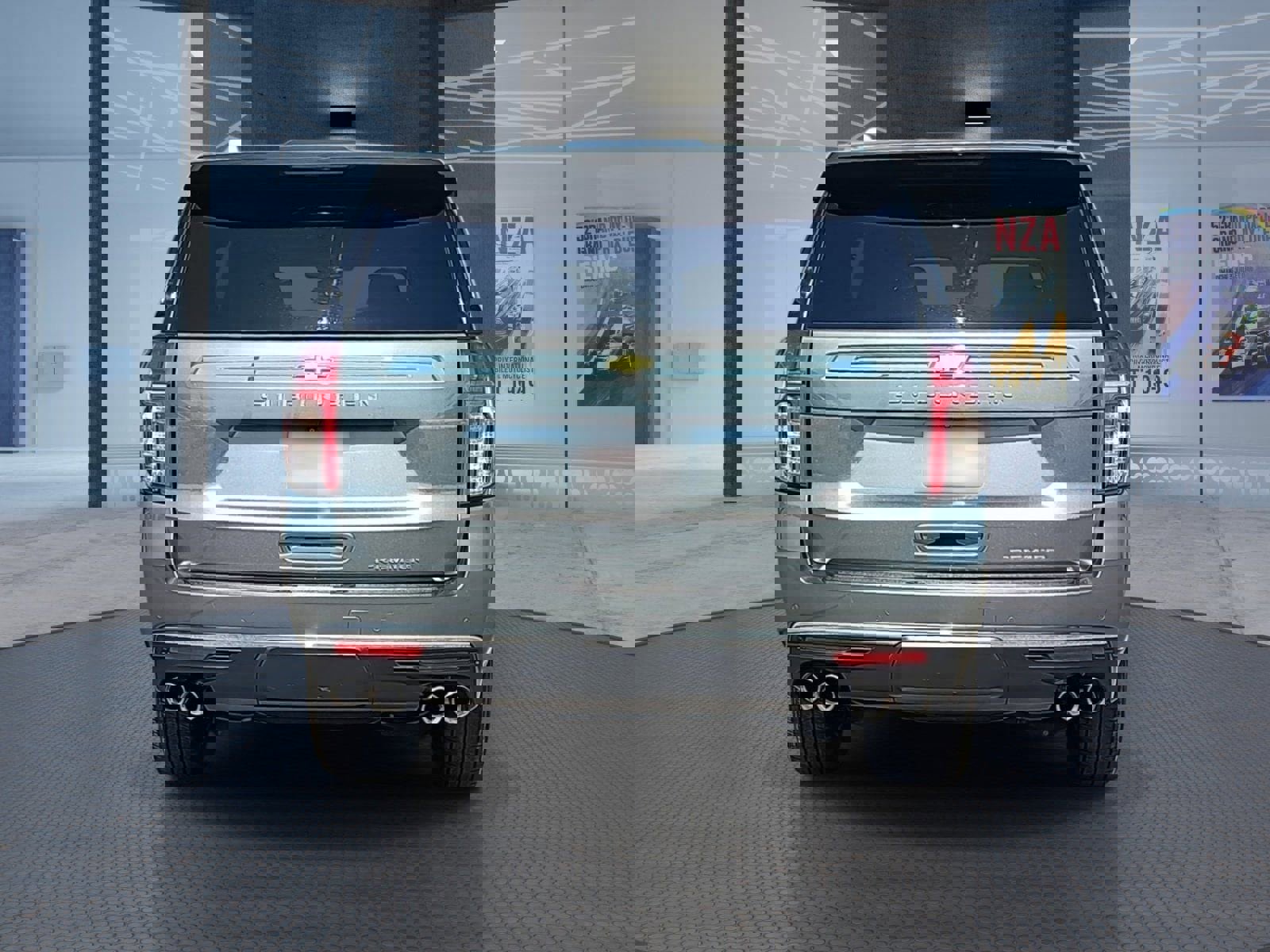 Used 2023 Chevrolet Suburban Premier image 7