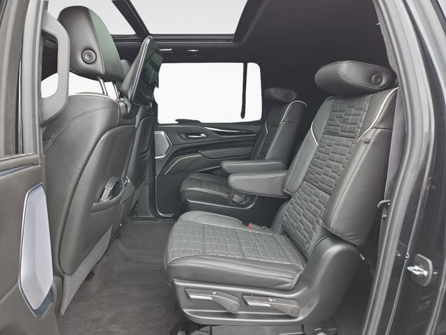 Certified 2024 Cadillac Escalade ESV V AWD/4WD image 14