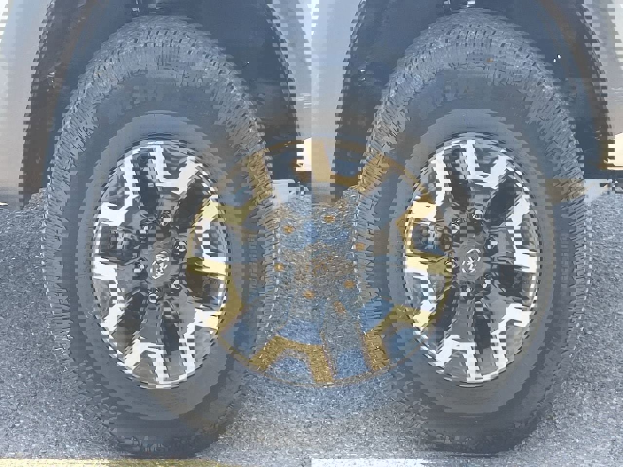 Used 2023 Toyota Tacoma TRD Off-Road w/ TRD Premium Off Road Package image 9