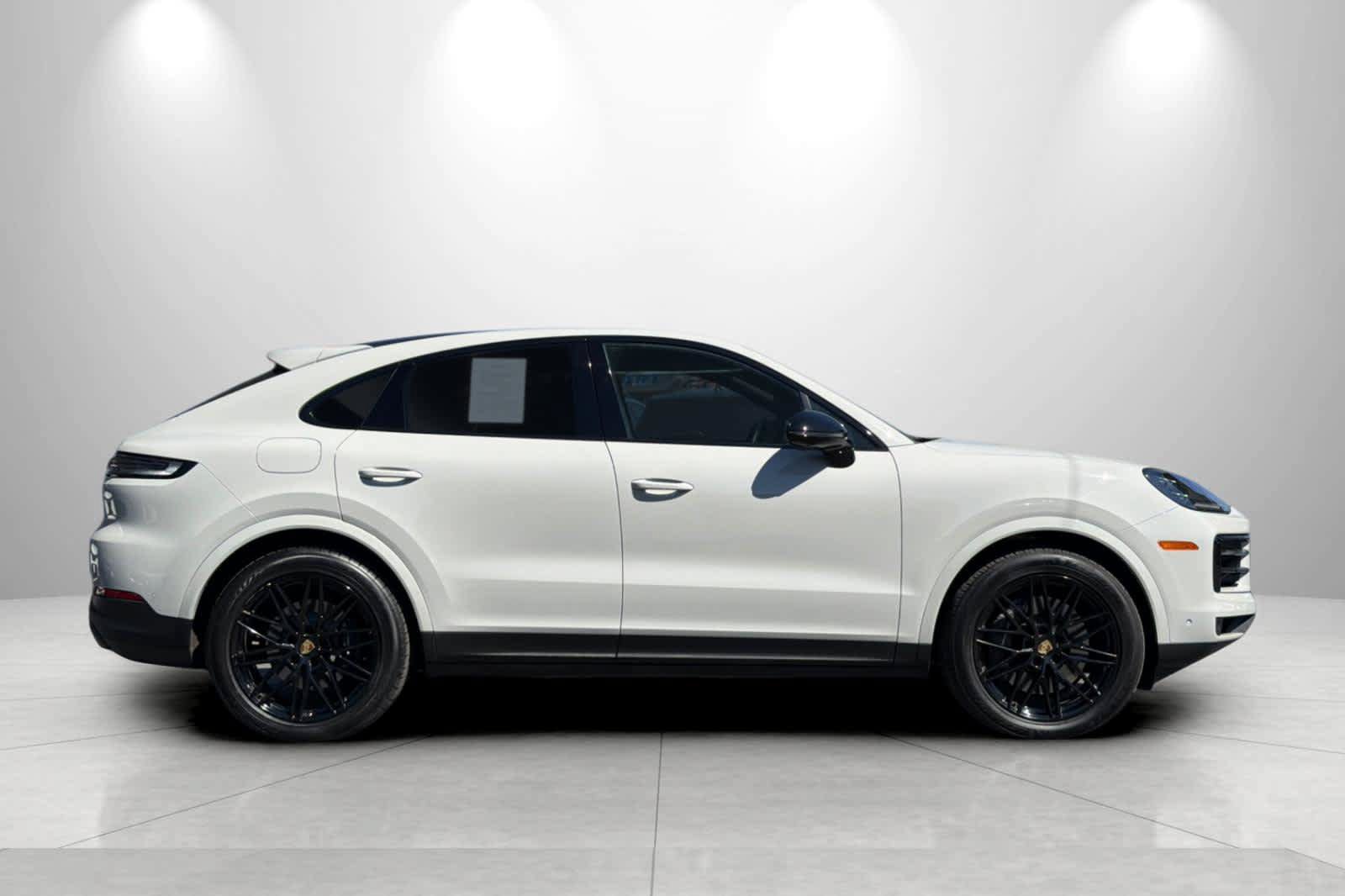 Used 2024 Porsche Cayenne Coupe AWD/4WD image 8