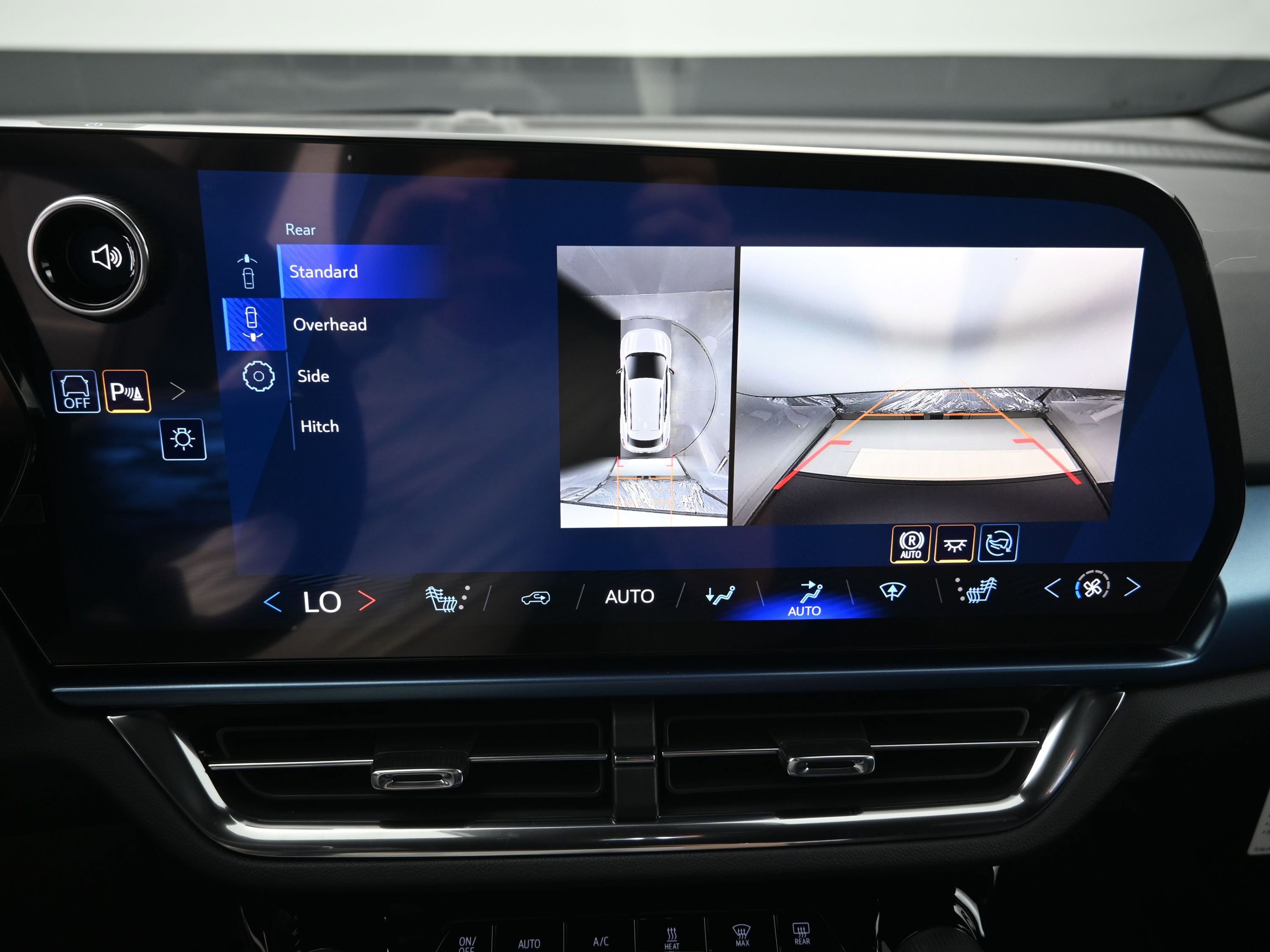 New 2026 Chevrolet Equinox EV LT image 18