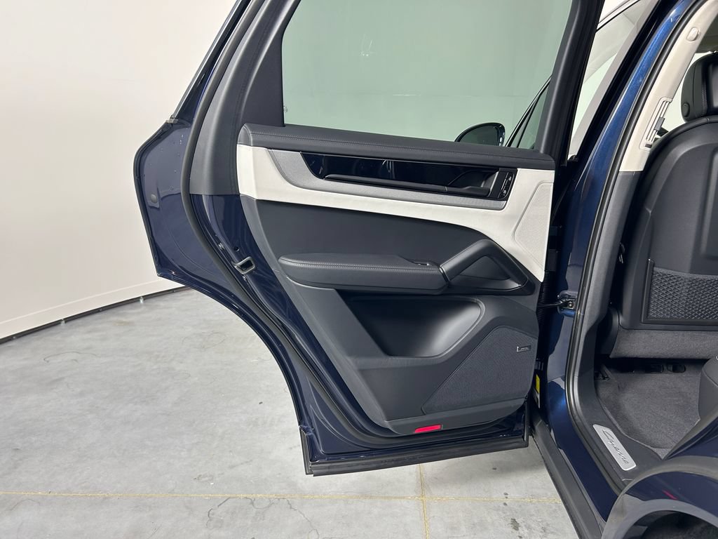 New 2026 Porsche Cayenne AWD/4WD image 28