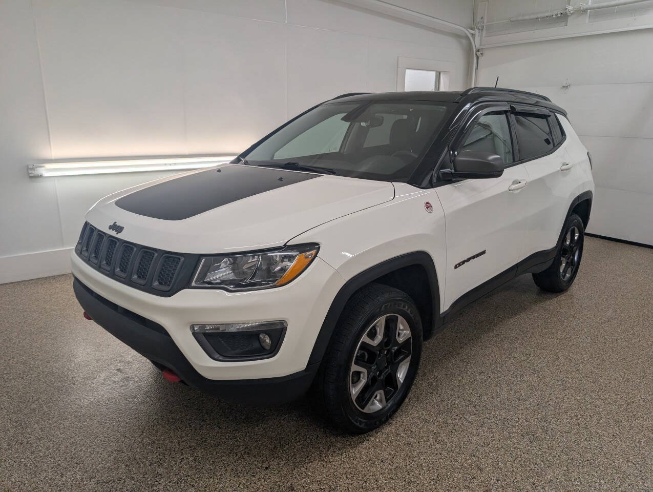 Used 2018 Jeep Compass Trailhawk w/ Navigation Group AWD/4WD image 2