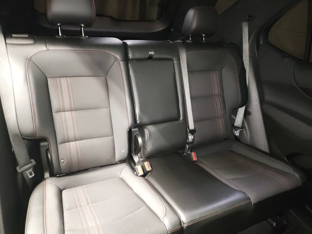 Used 2023 Chevrolet Equinox RS w/ LPO, Floor Liner Package FWD image 11