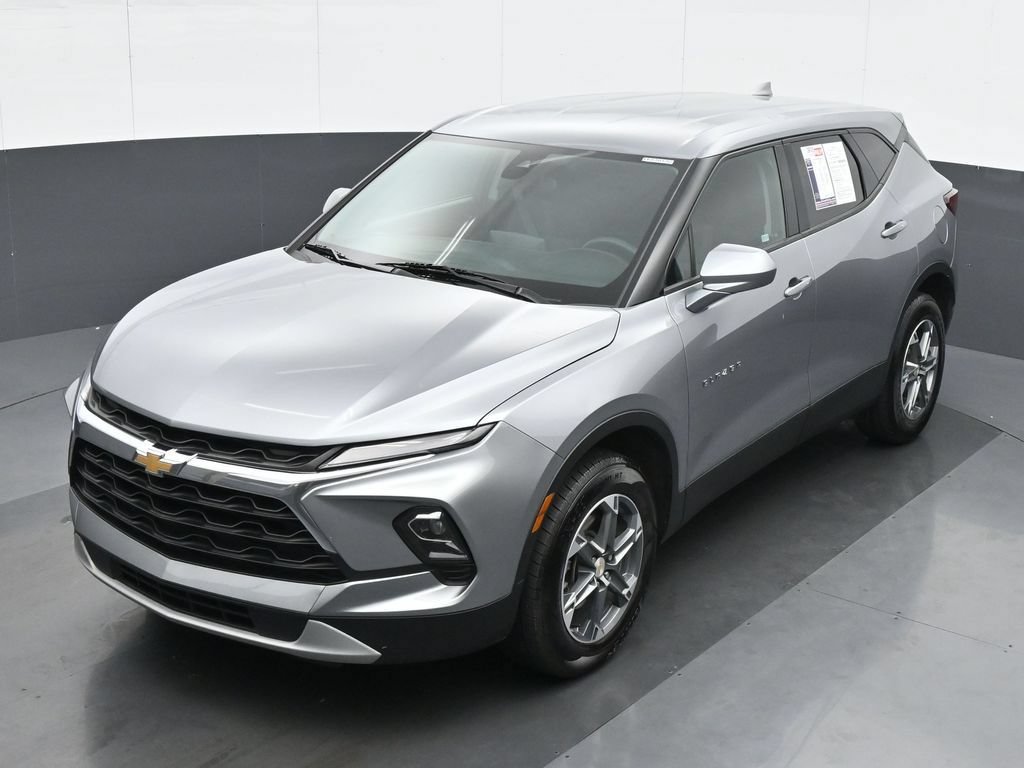 Used 2025 Chevrolet Blazer LT FWD image 17