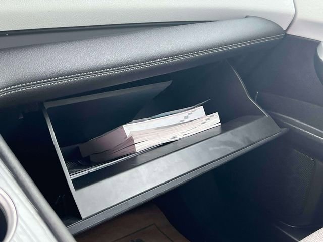 Used 2025 Toyota Sienna LE w/ LE Plus Package image 31