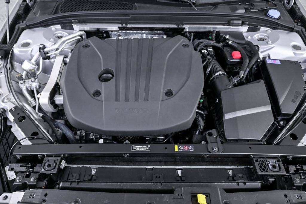 Certified 2025 Volvo V60 B5 Cross Country Plus image 35