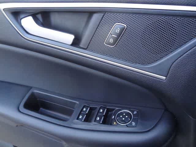 Used 2024 Ford Edge SEL AWD/4WD image 13
