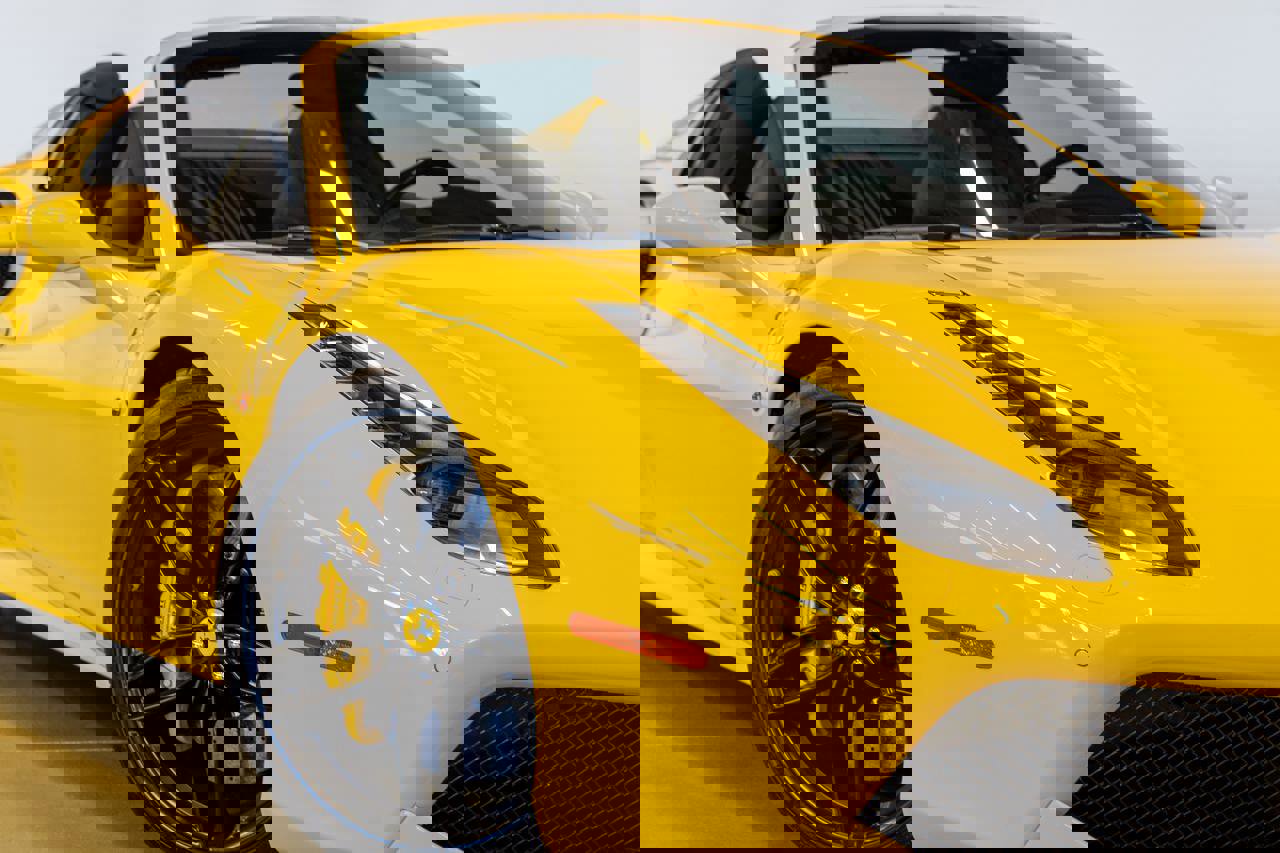 Used 2018 Ferrari 488 Spider image 33