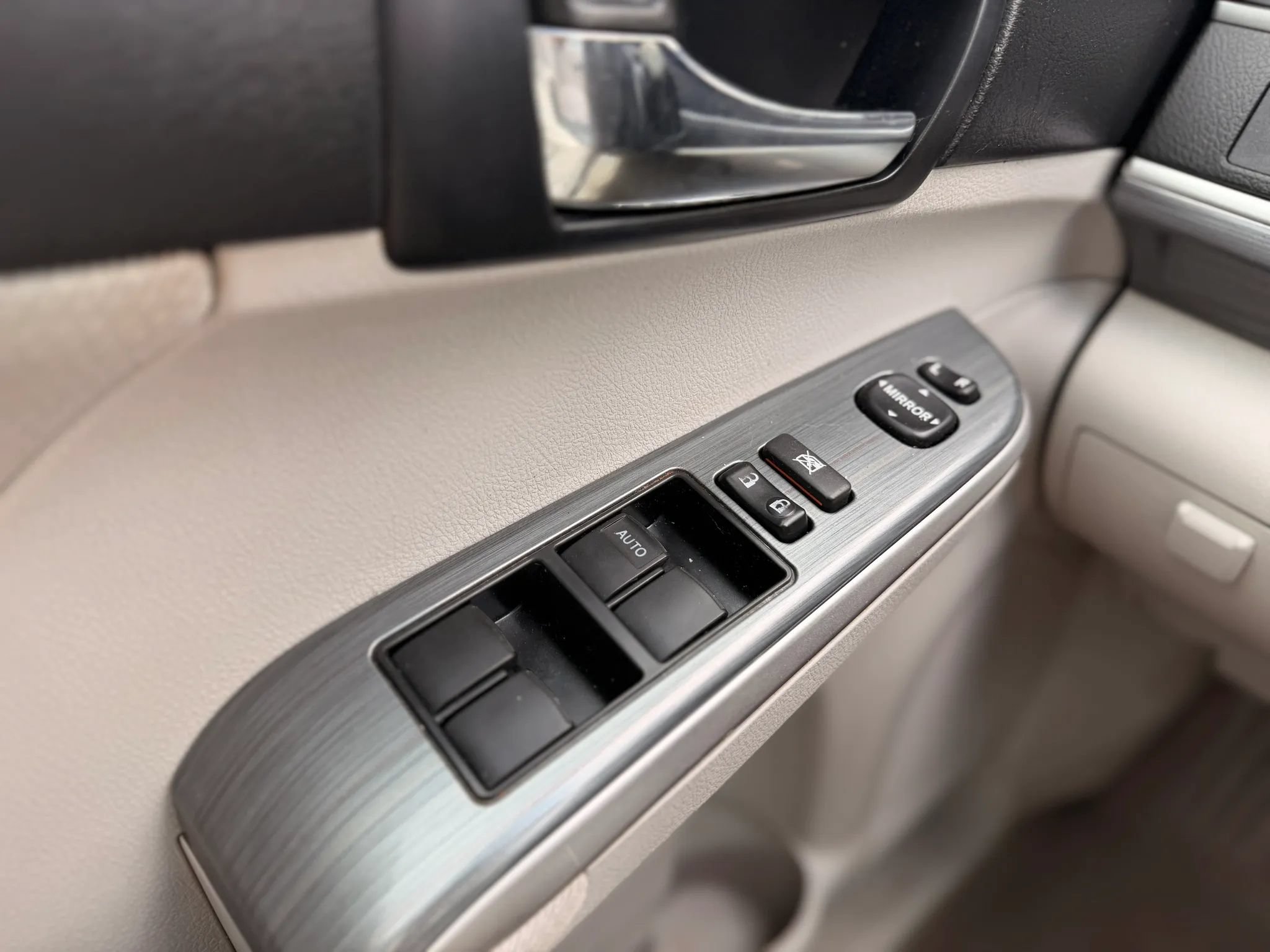 Used 2012 Toyota Camry XLE w/ Convenience Pkg FWD image 37