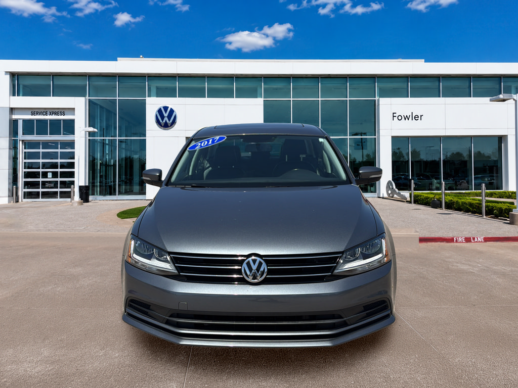 Used 2017 Volkswagen Jetta SE FWD image 2