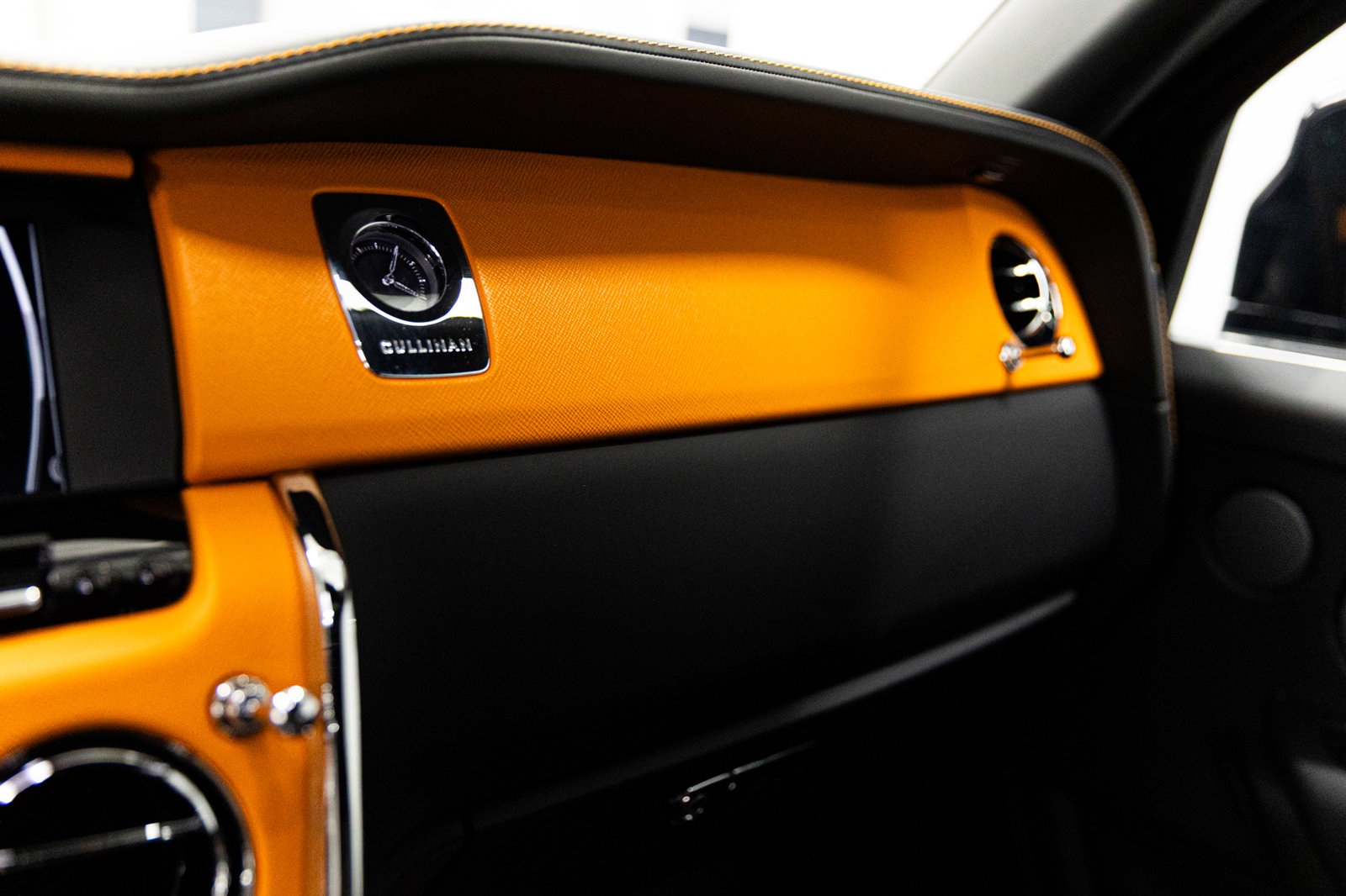 Certified 2024 Rolls-Royce Cullinan image 34