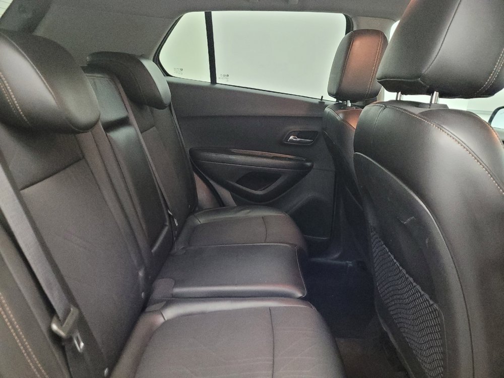 Used 2021 Chevrolet Trax LT w/ Driver Confidence Package FWD image 19
