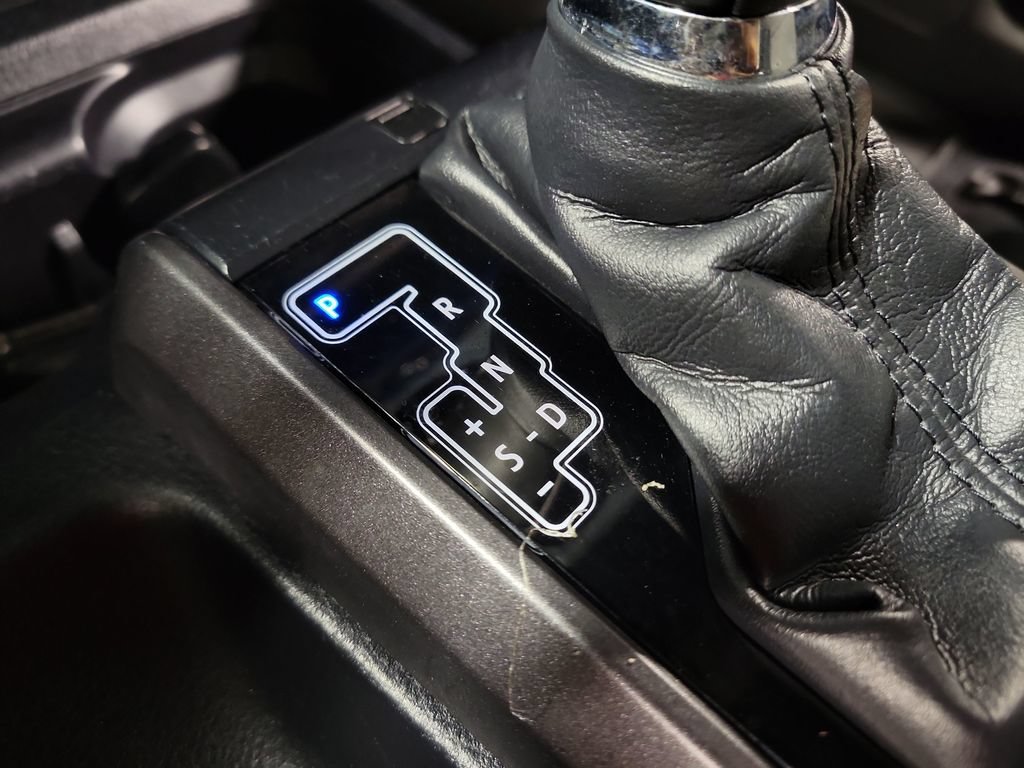 Used 2020 Toyota Tacoma TRD Sport AWD/4WD image 17