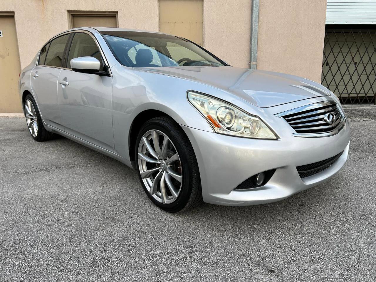 Used 2013 INFINITI G37 x Sedan w/ Premium Pkg AWD/4WD image 6