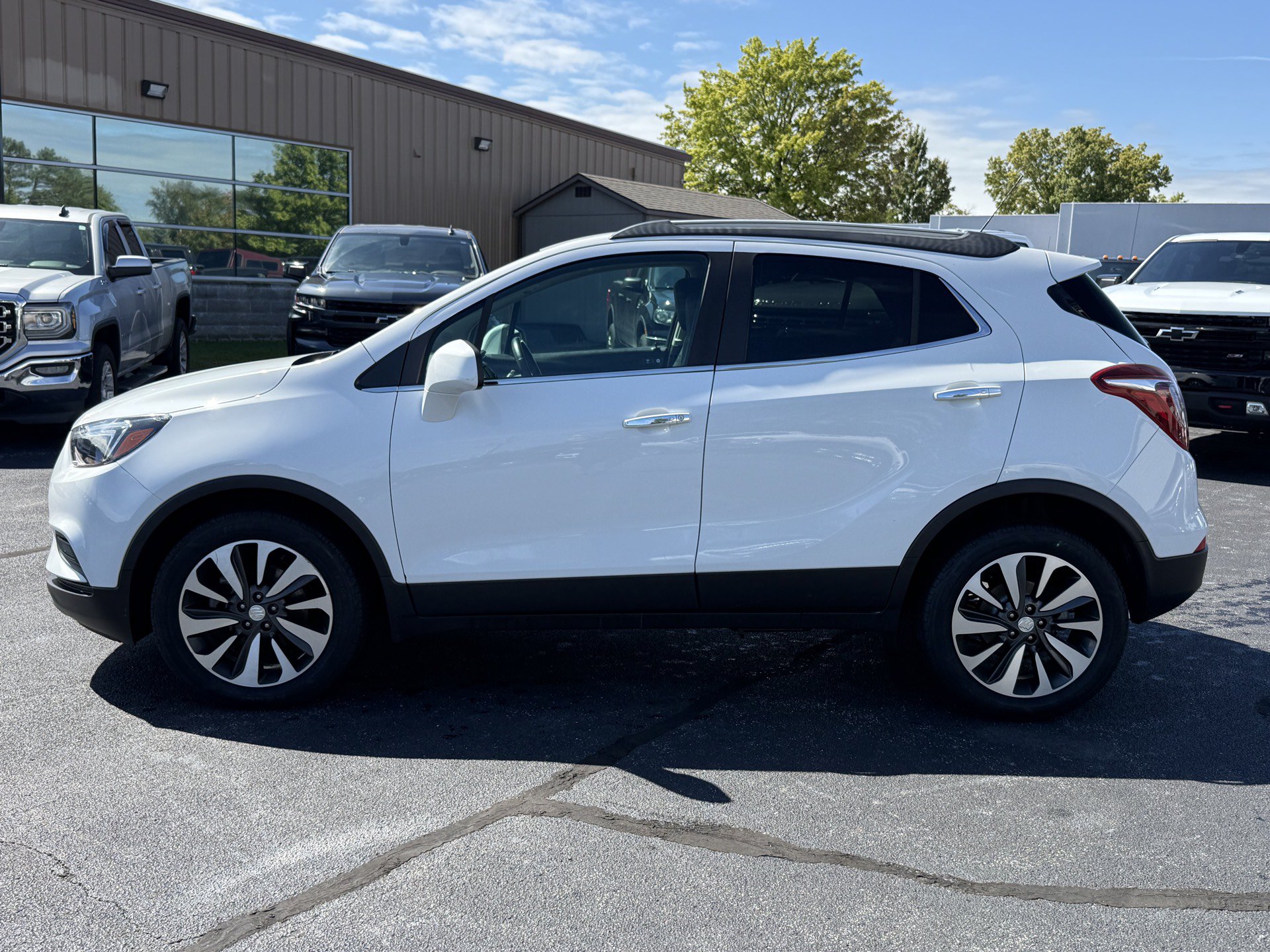 Used 2021 Buick Encore Preferred w/ Safety Package AWD/4WD image 5