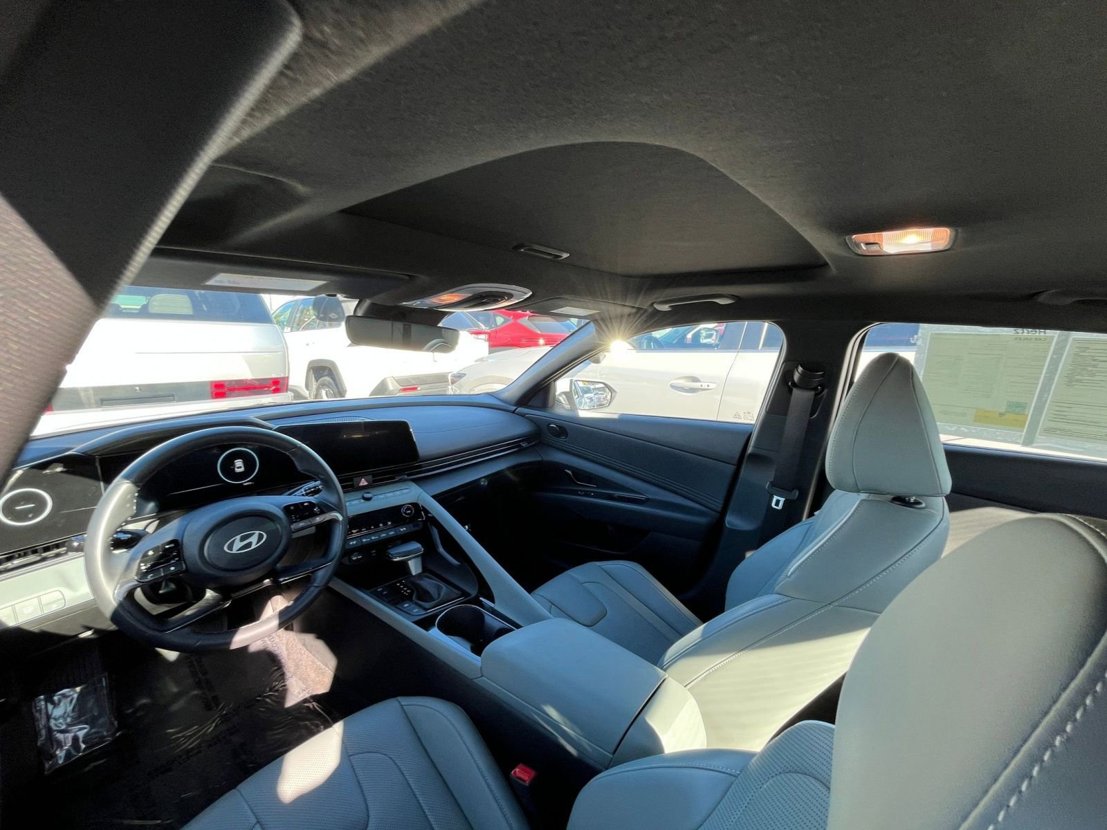 Used 2025 Hyundai Elantra Limited image 29