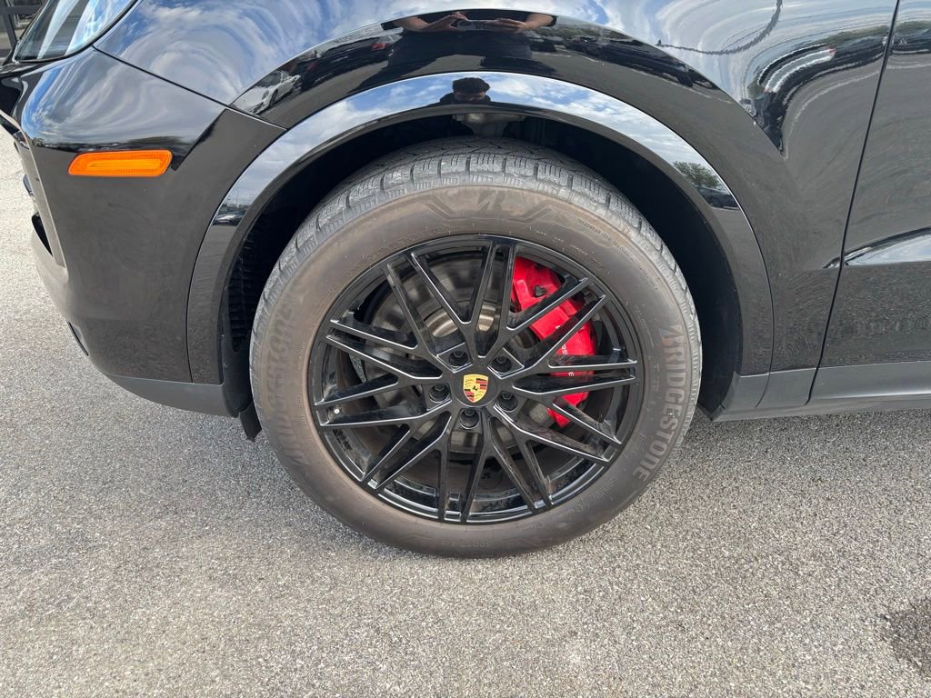 Certified 2024 Porsche Cayenne S AWD/4WD image 36