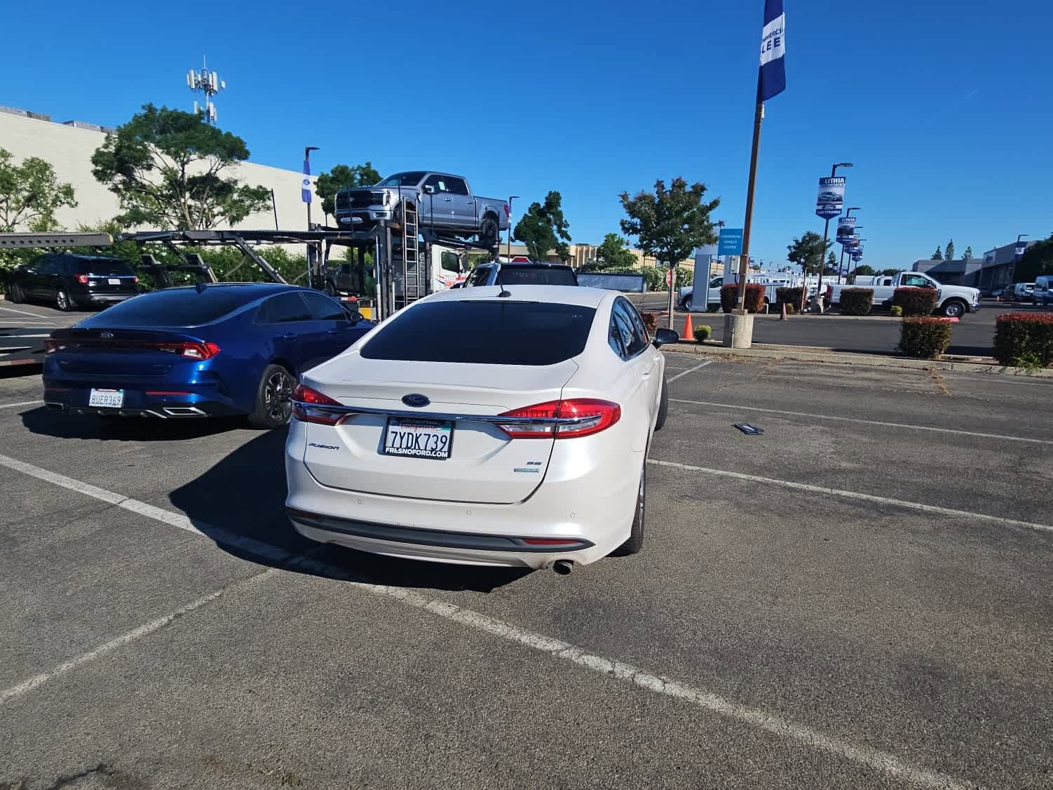 Used 2017 Ford Fusion SE w/ Fusion SE Technology Package image 7