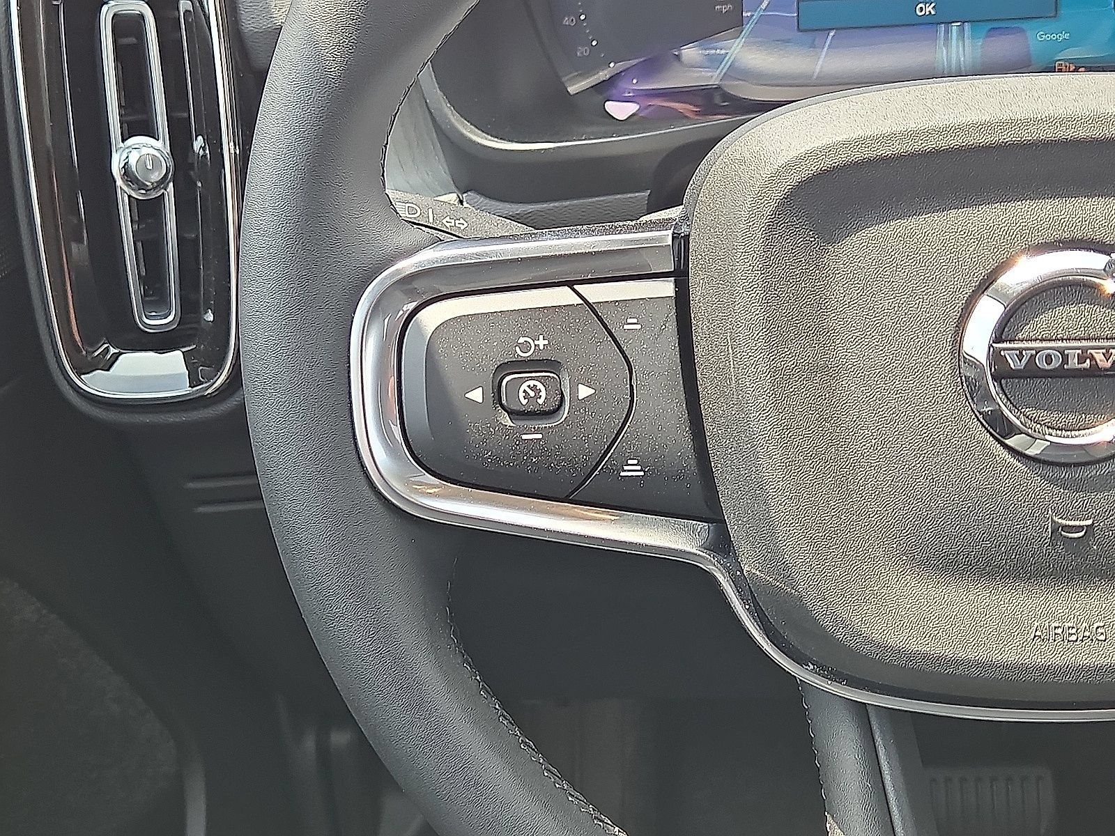 New 2026 Volvo XC40 B4 Core FWD image 19