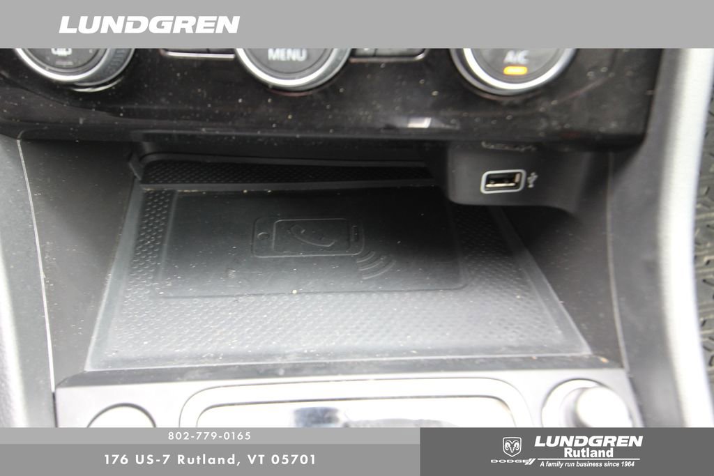 Used 2020 Volkswagen Jetta SEL Premium image 28