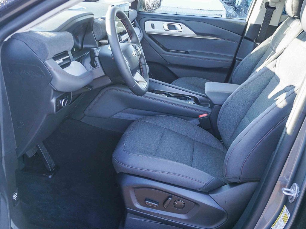New 2026 Ford Explorer Active RWD image 17
