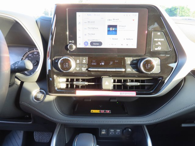 New 2025 Toyota Highlander XLE image 29