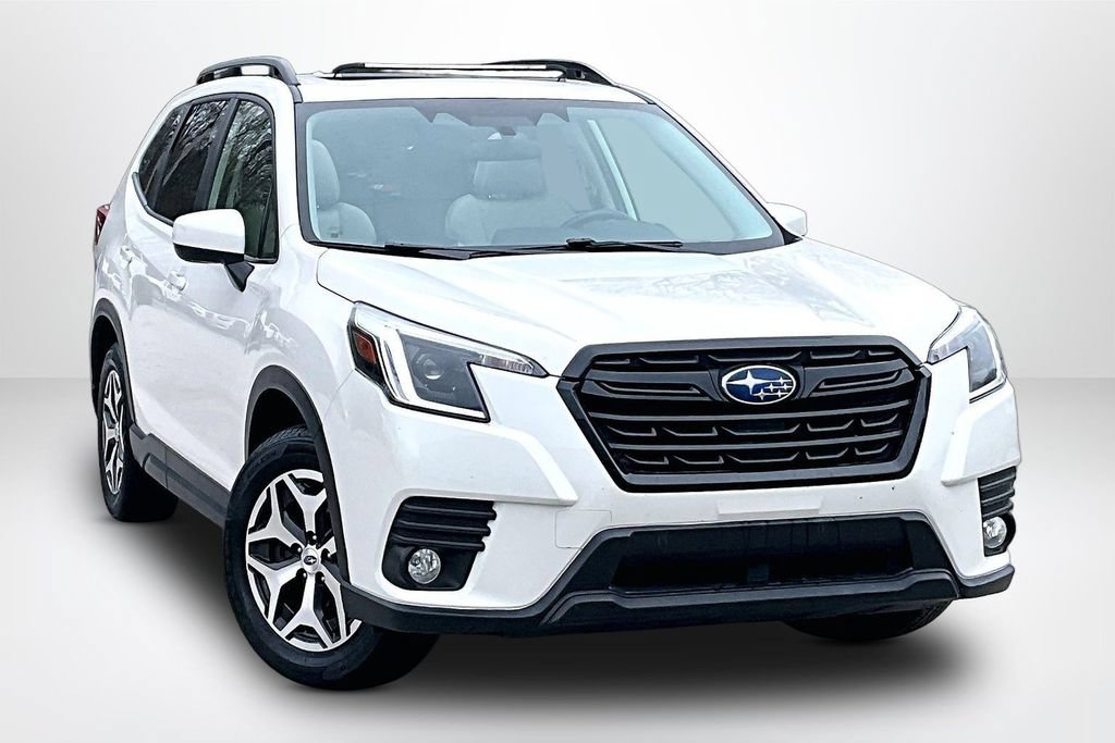 Used 2023 Subaru Forester Premium AWD/4WD image 3