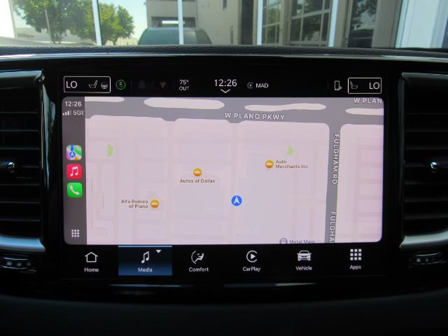 Used 2025 Chrysler Pacifica Select image 10