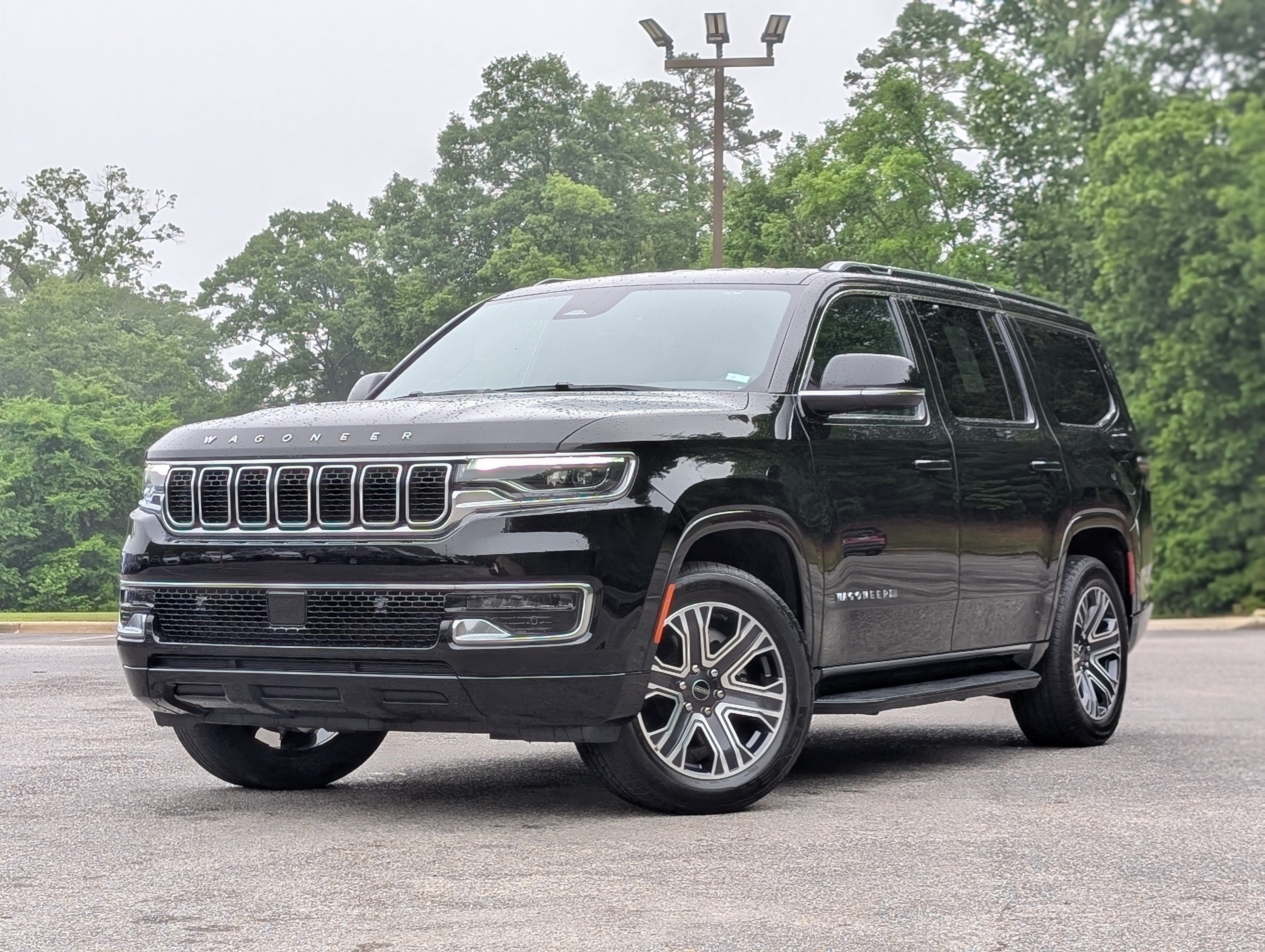 Used 2025 Jeep Wagoneer 4WD image 4