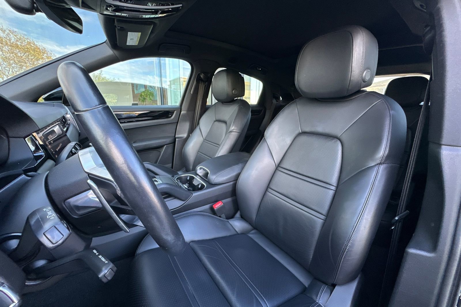 Used 2021 Porsche Cayenne image 5