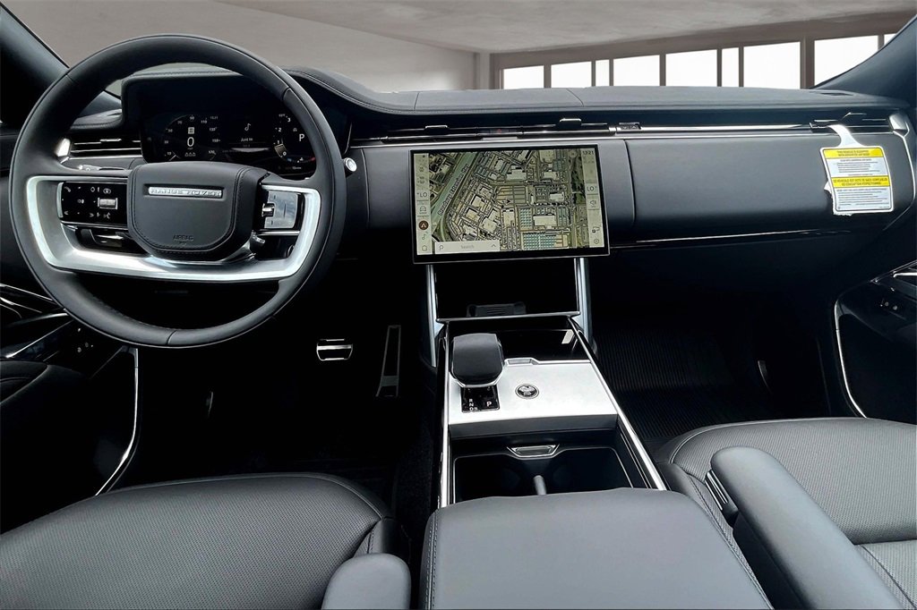 New 2025 Land Rover Range Rover SE image 5