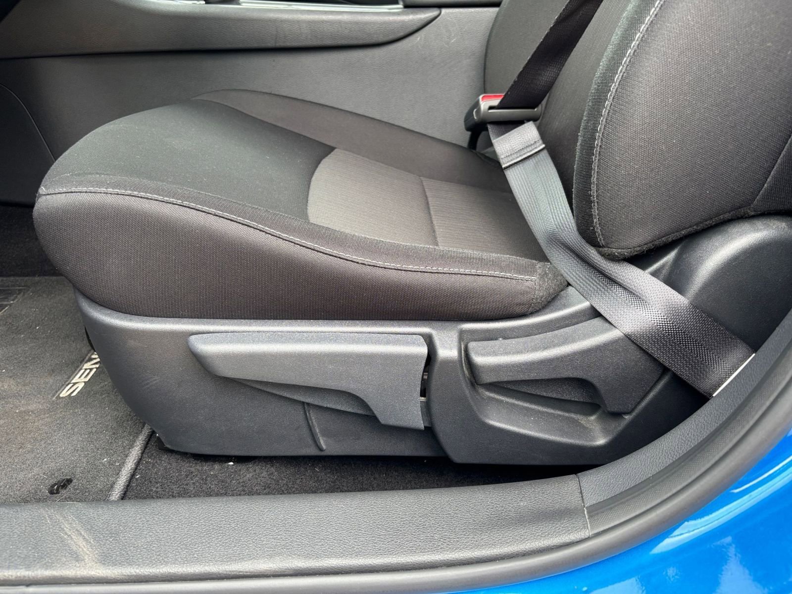 Used 2025 Nissan Sentra SV image 23