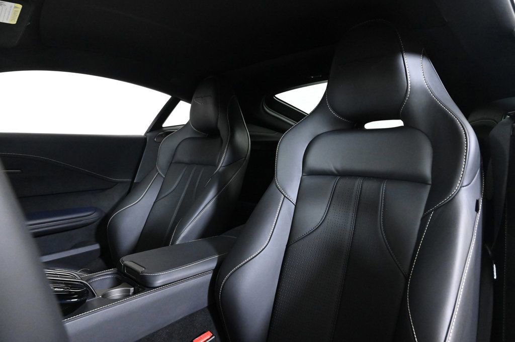 Used 2026 Aston Martin V8 Vantage Coupe image 17