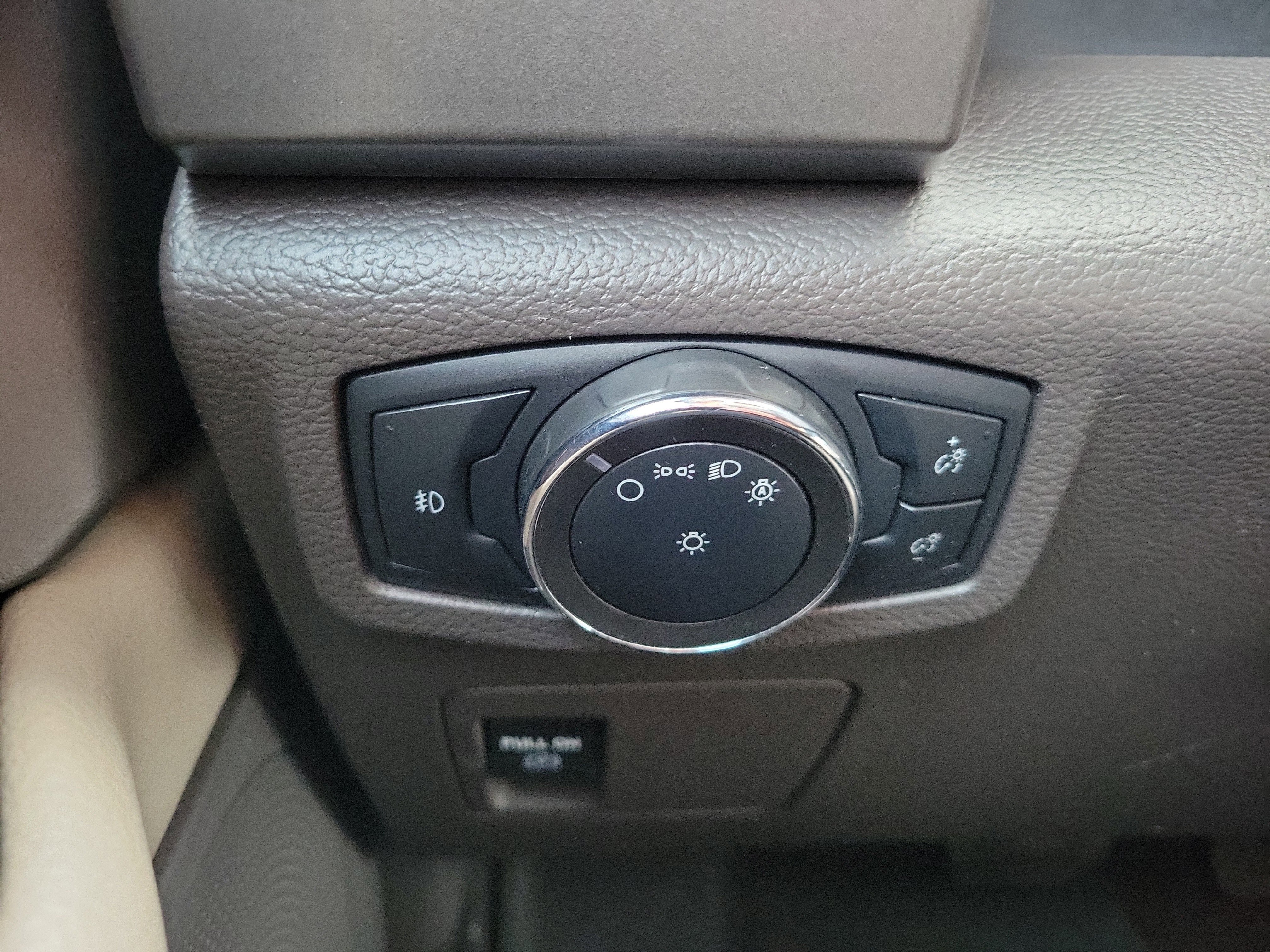 Used 2020 Ford Expedition XLT w/ FX4 Off-Road Package AWD/4WD image 23