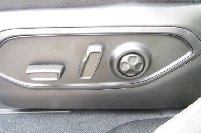 New 2025 Jeep Grand Cherokee Limited w/ Trailer Tow Package image 16