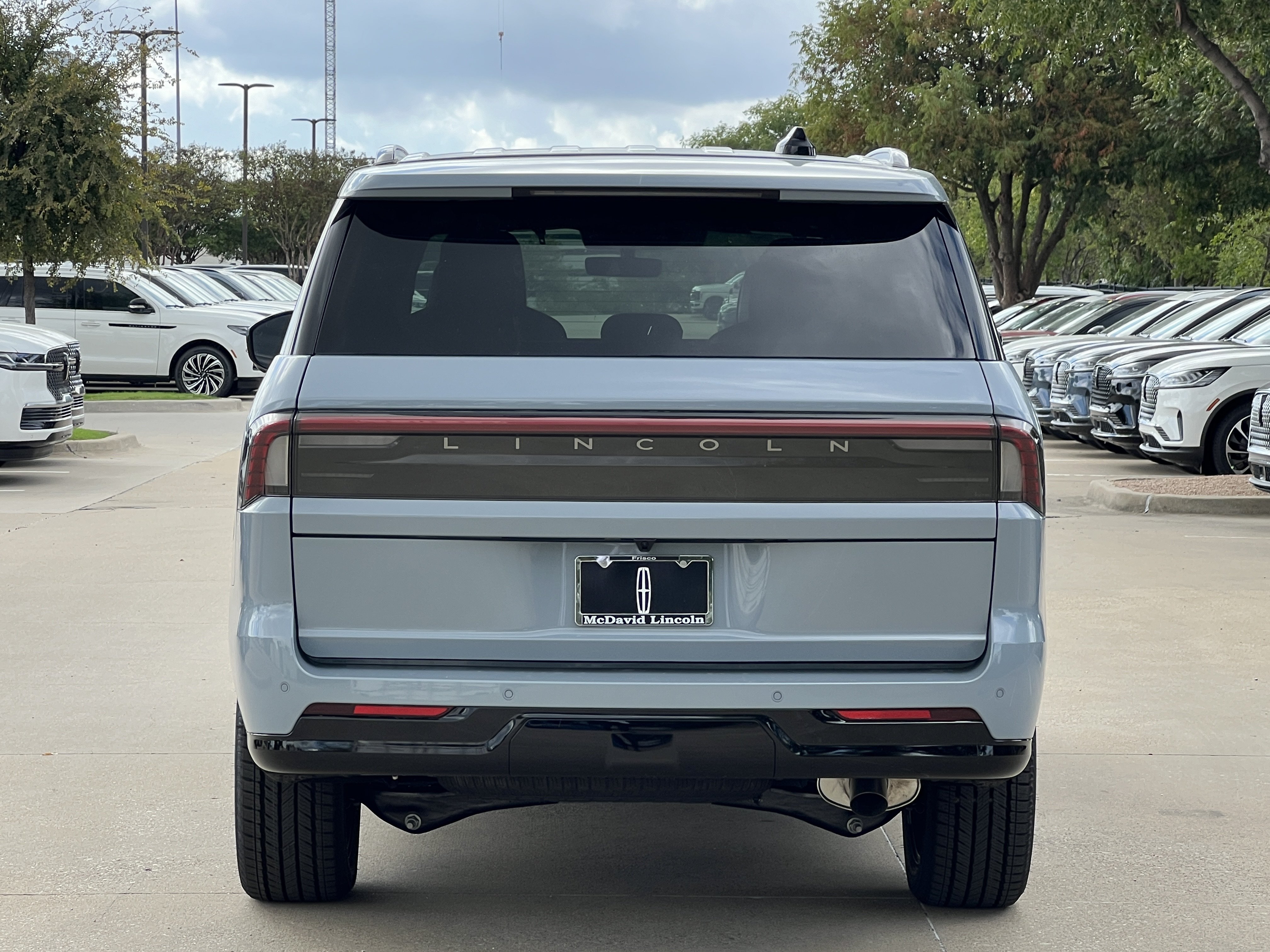 New 2027 Lincoln Navigator Reserve w/ Jet Appearance Package AWD/4WD image 8