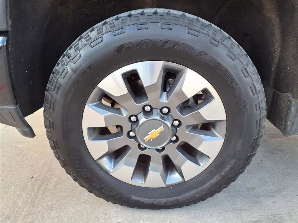Used 2024 Chevrolet Silverado 2500 Custom w/ Custom Value Package AWD/4WD image 9